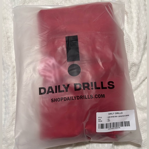 Daily Drills V-Day Oversized Fleece Vintage Crew - Red w/ Vday Patch M/L NWT - Picture 7 of 11